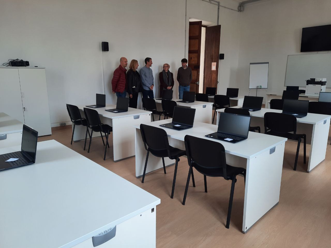 El Centre d’Adults Es Pla amplia la seva activitat formativa de Vilafranca a Sineu