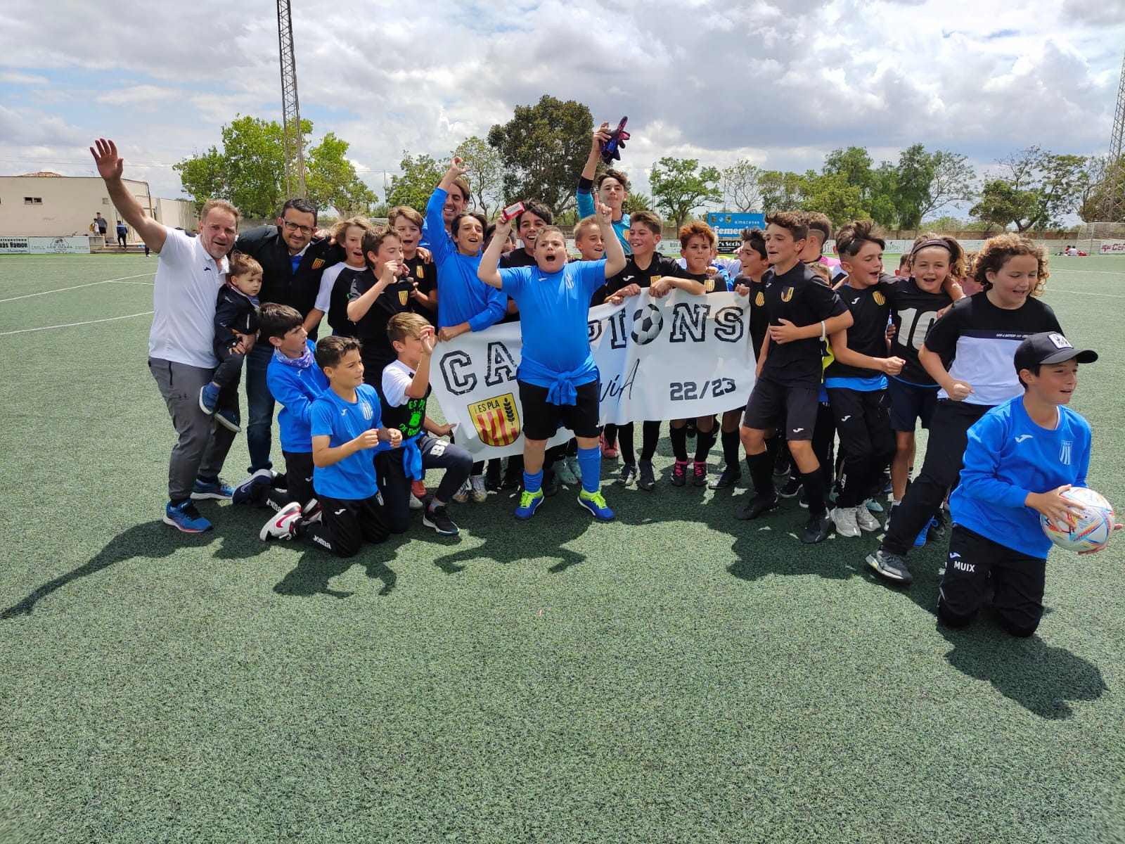 L’Aleví A i el Cadet A del CE Es Pla, campions de lliga