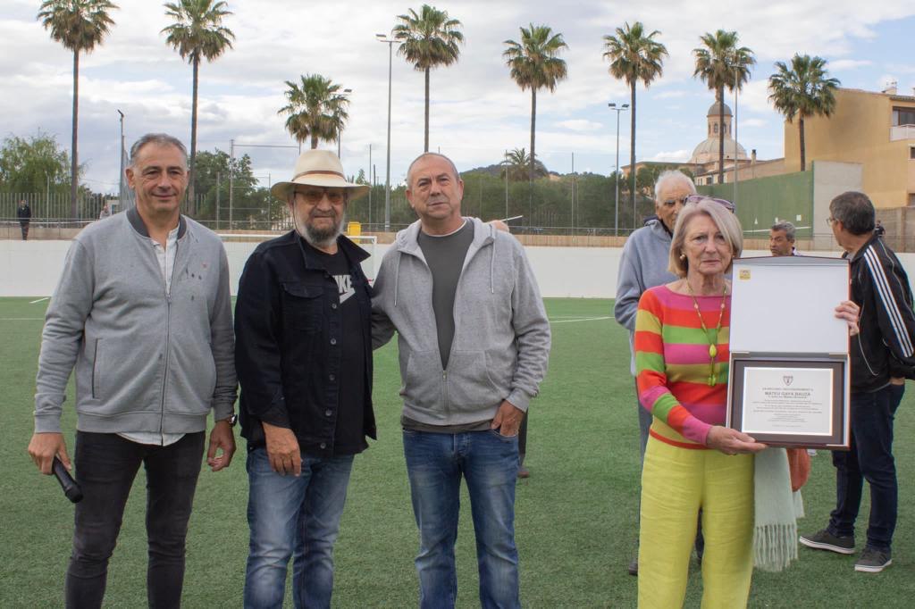 Vilafranca celebra els 20 anys de campions de 3a i ret homenatge a l’amo en Mateu Bosseta