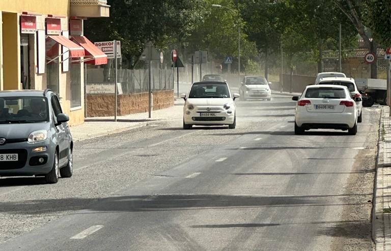 Indignació veïnal per les obres a la ronda d’Alcassor de Porreres: “Estam cansats de menjar pols”