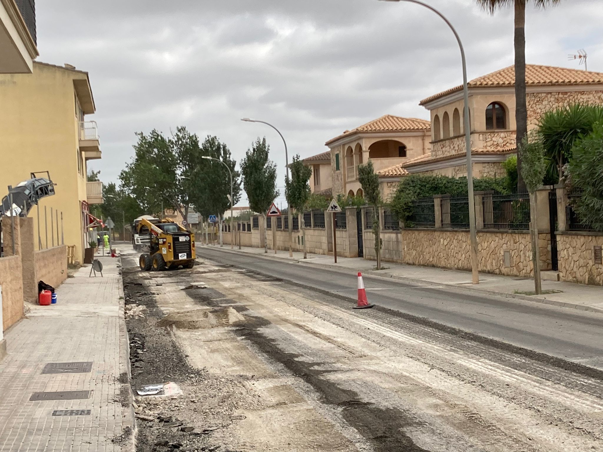 Comencen les tasques per a asfaltar el tram de la ronda de Porreres que aixecà queixes veïnals