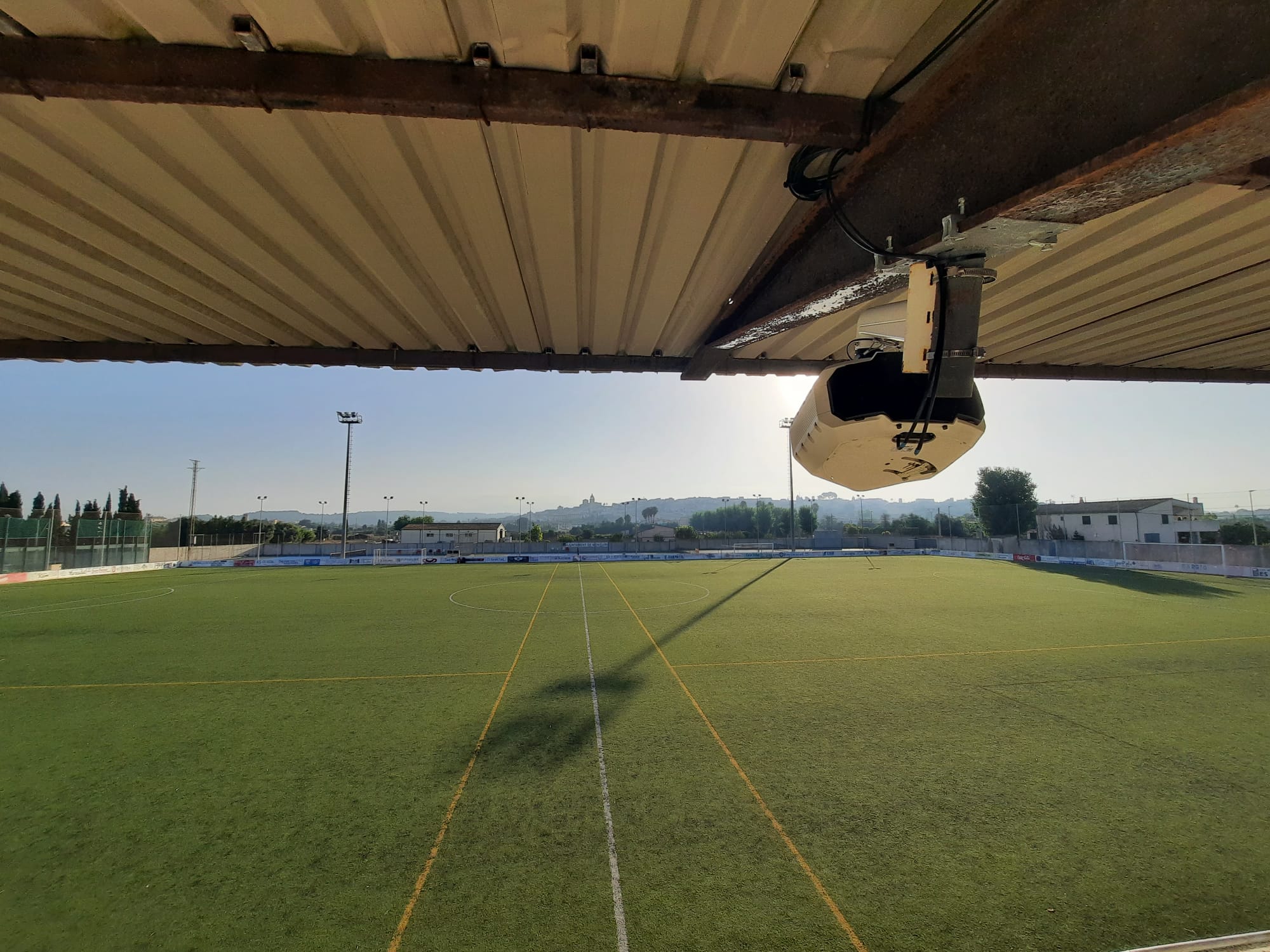 Instal·len càmeres per oferir en directe els partits de futbol del CE Es Pla