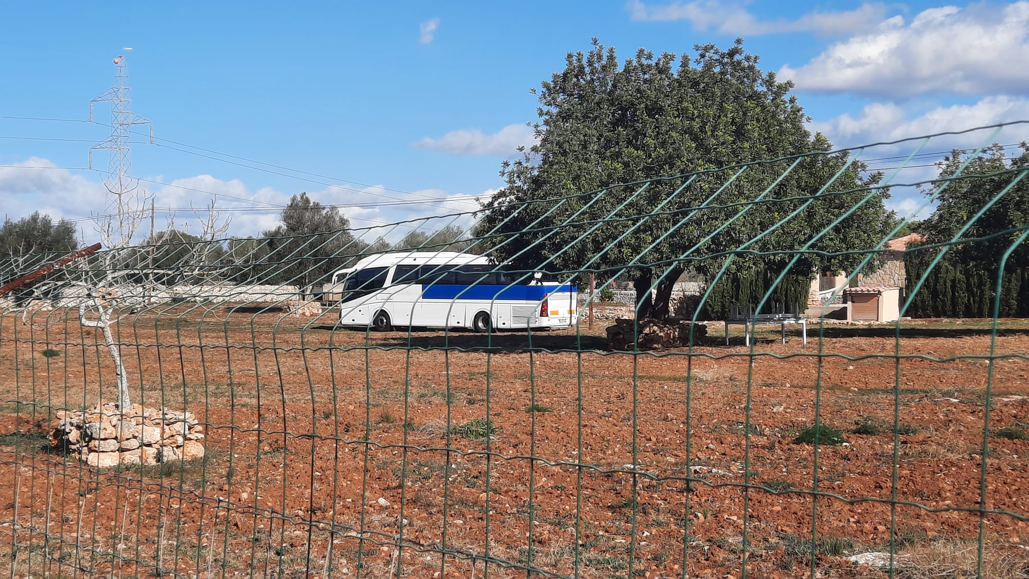 El Consell expedienta l’activitat d’autocaravanes a una parcel·la rústica de Llubí