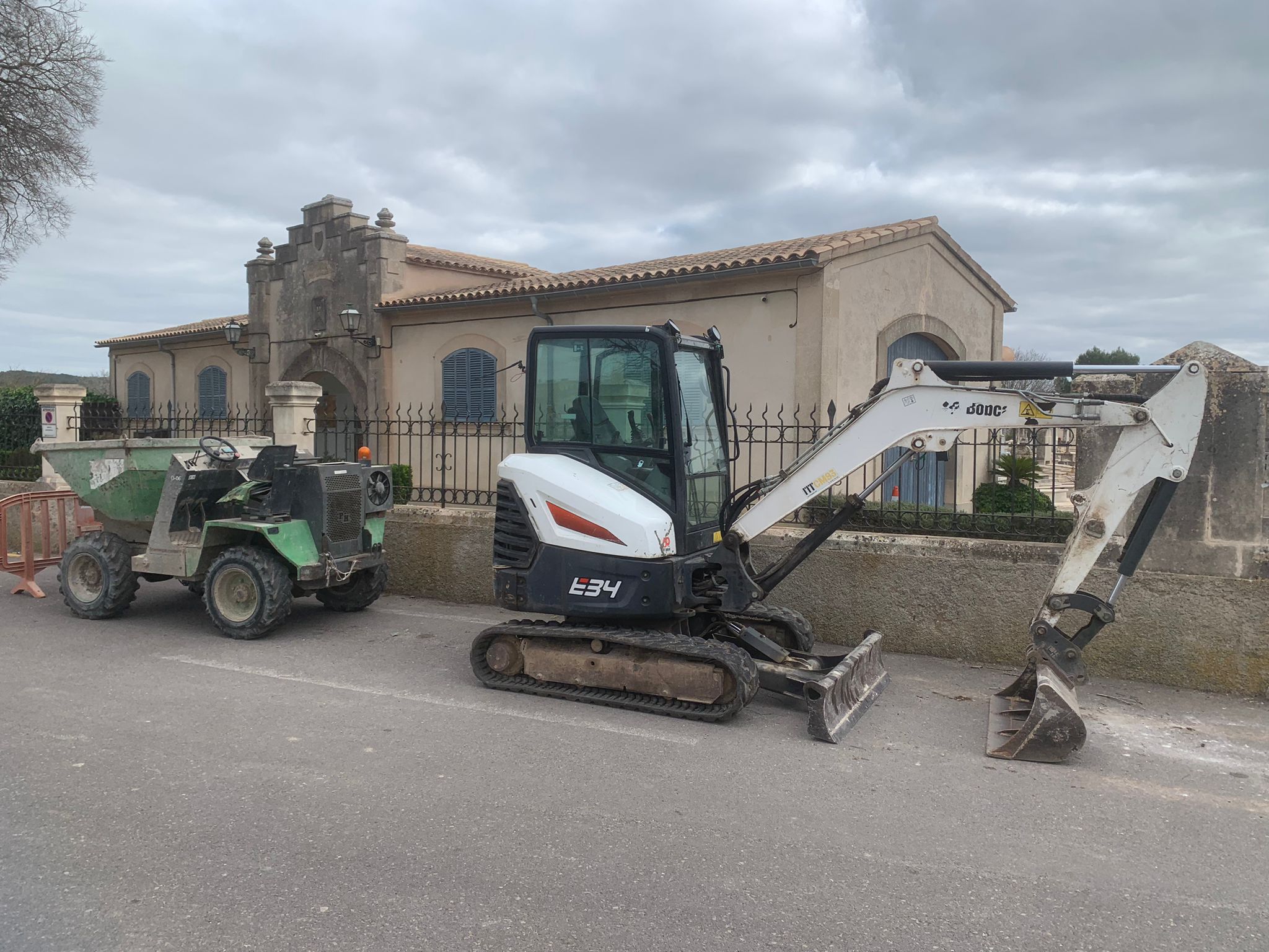 Comencen les obres de pavimentació del cementiri de Montuïri