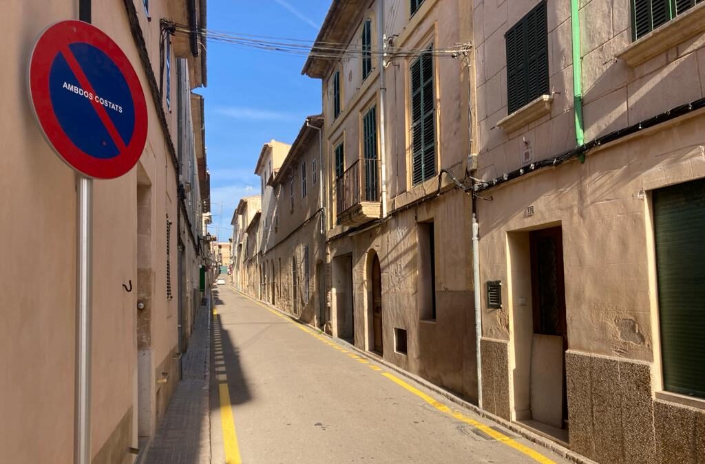 Canvi circulatori a Porreres amb queixes veïnals al carrer Sa Galla on es lleven aparcaments