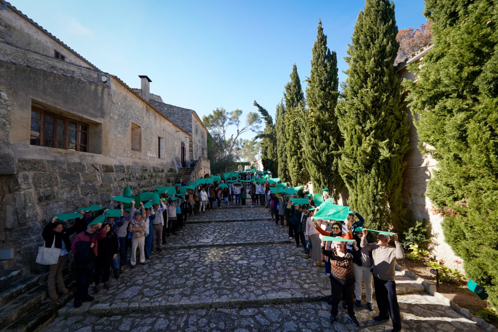 Quinze pobles fan força contra el càncer a Sant Joan en la primera trobada comarcal