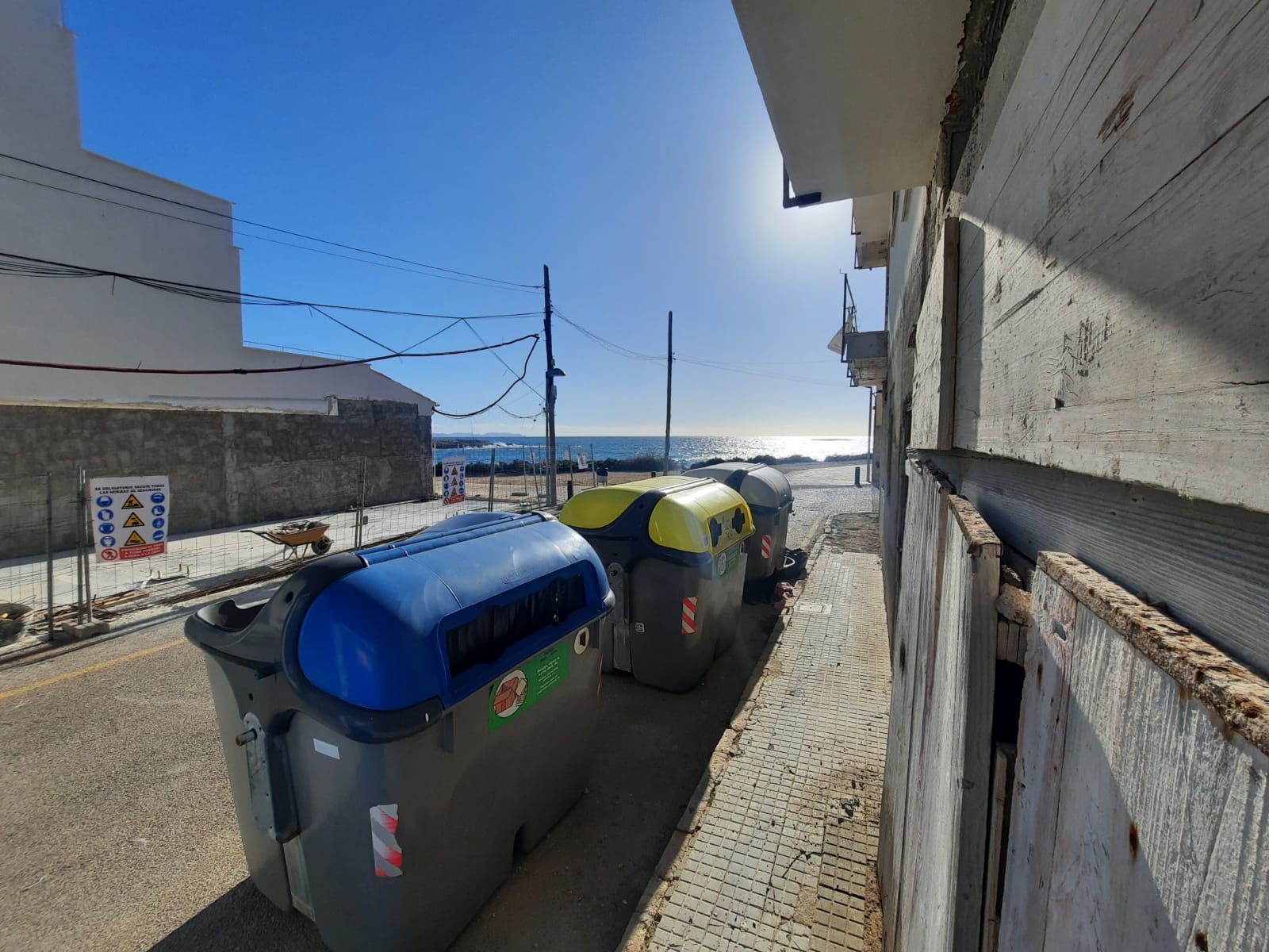 La recollida de residus porta a porta arriba a la Colònia de Sant Jordi