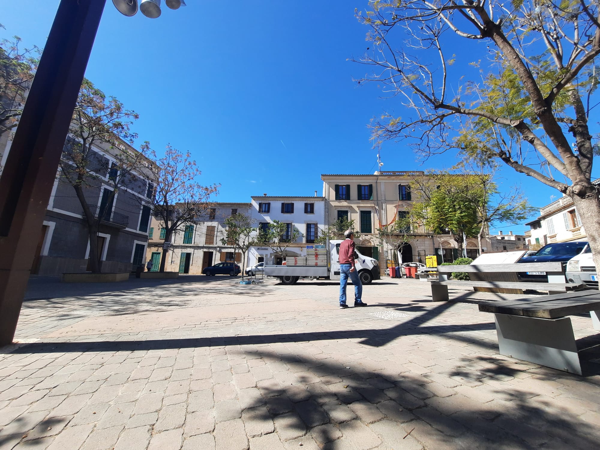 Porreres instal·la una pantalla gegant a la plaça per seguir la final de la Copa del Rei