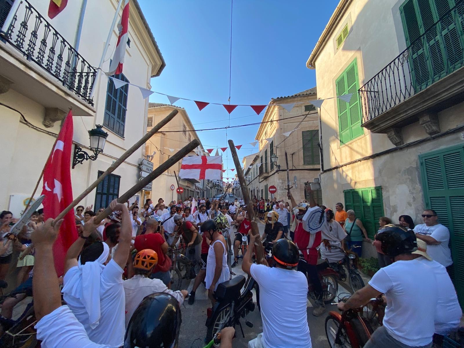 XX Mobylettada: batalla de moros i cristians a motor a Sant Joan