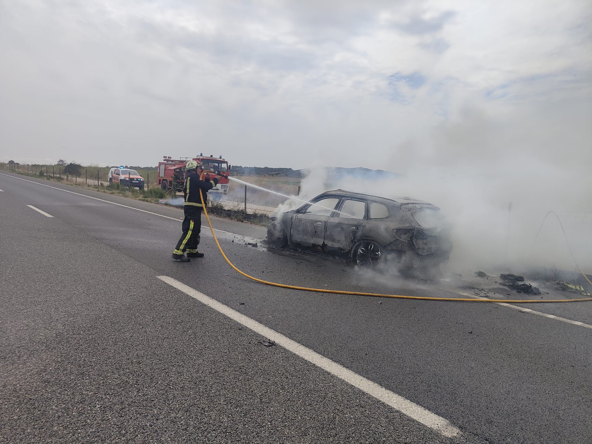 S’ha cremat un cotxe a la carretera de Manacor