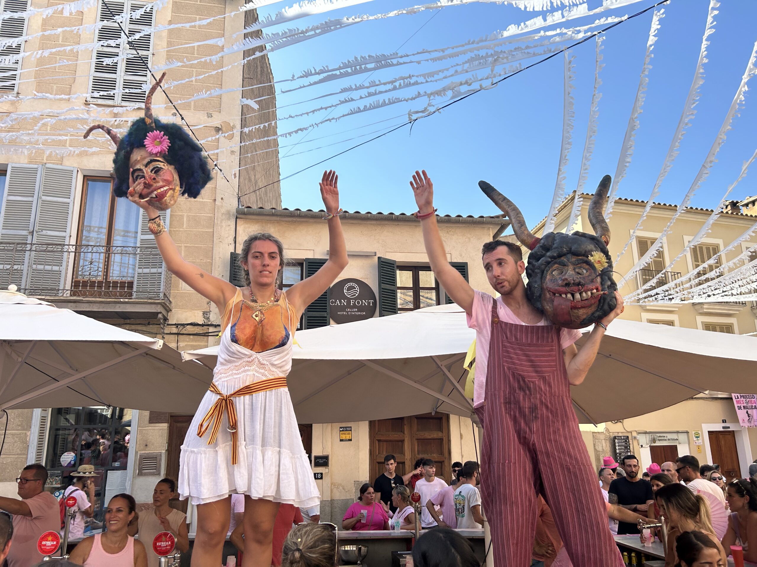 Sineu esclata en festa amb el Much i la Muca