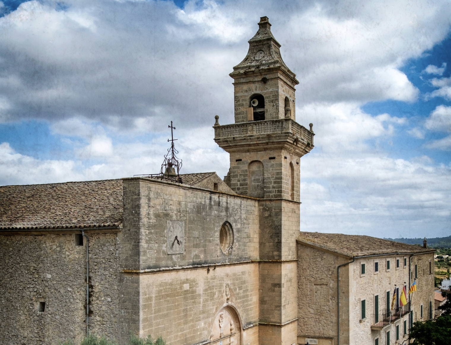 El rellotge municipal de Lloret vol tornar a tocar les hores