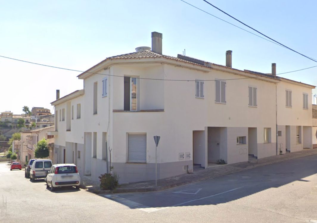 El Govern compra sis habitatges a Maria per a joves residents a la vila