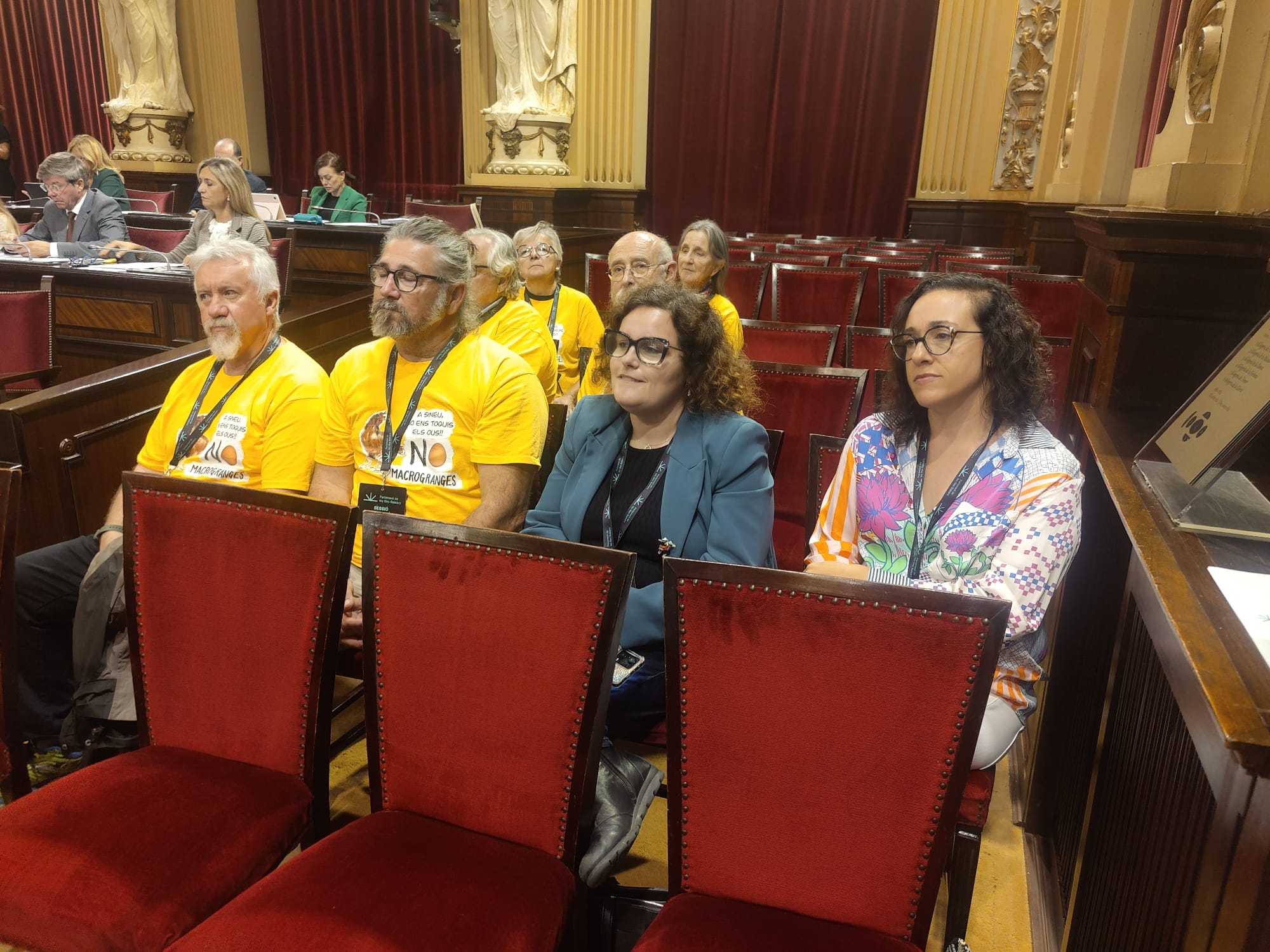 El Parlament rebutja una moratòria immediata per a les macrogranges a les Balears