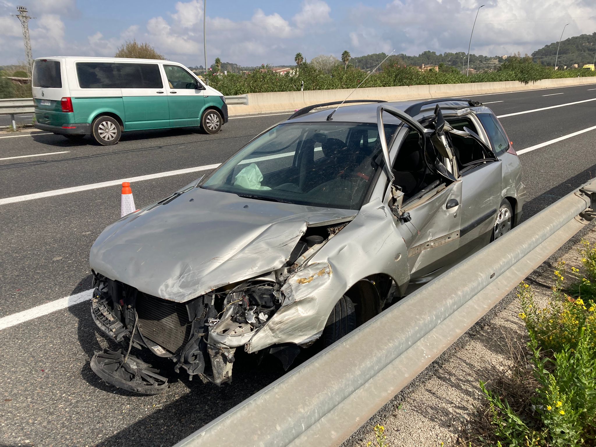 Nou persones implicades en un accident de trànsit entre dos cotxes a Montuïri