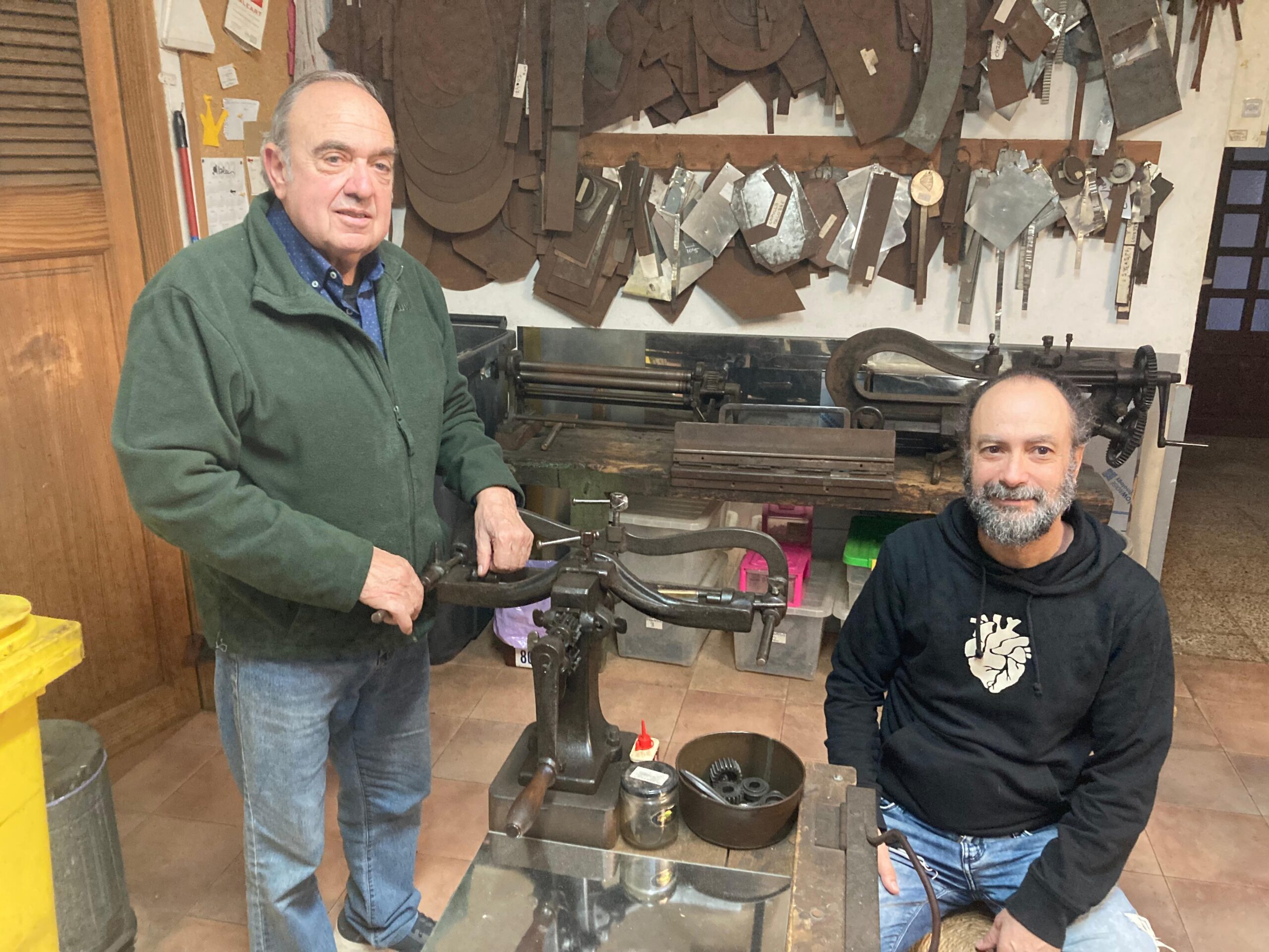 De psicòleg a llauner, del cap a les mans per mantenir un ofici familiar