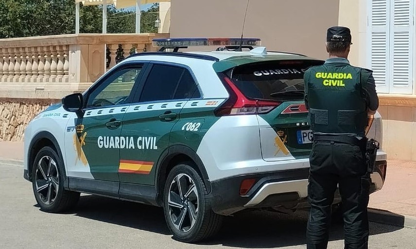 Detingudes dues persones trobades in fraganti mentre robaven a l’interior de vehicles a Vilafranca