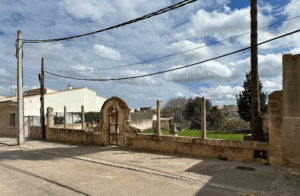 L’Hort del Rector de Llubí serà un aparcament públic i es reubicarà l’antic arc d’accés
