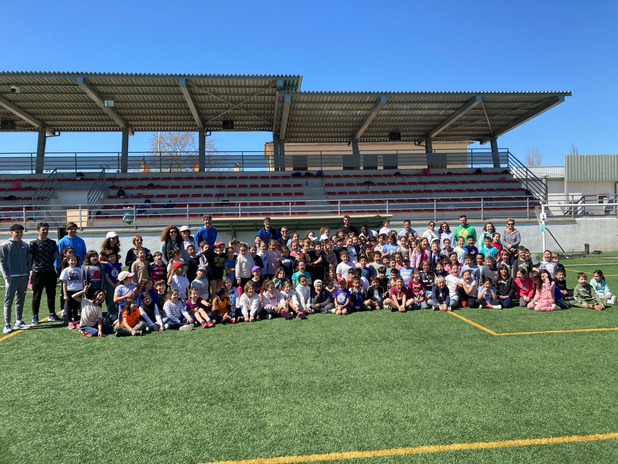 Prop de 800 nins i nines de Montuïri, Porreres i Vilafranca conviuen amb esport i salut