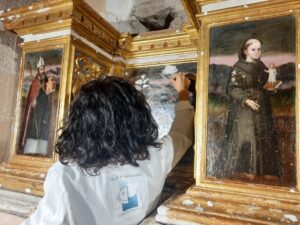 El Bisbat restaura a Montuïri el retaule que no acabà de devorar la formiga blanca