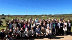 La Mancomunitat Pla rep una delegació de viticultors de l’Alt Penedès per compartir experiències i sinergies